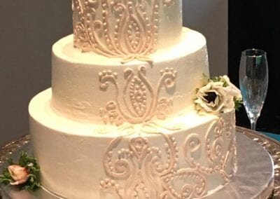 Wedding-Cake-with-piping